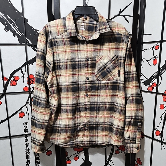 Under Armour Cream and Black Casual Button Down Shirt Large - Picture 1 of 7